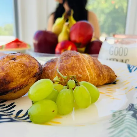 Petrae House 3* 오스투니